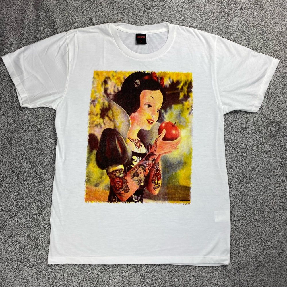 🍎 New Snow White Tattoo Graphic T Shirt Large